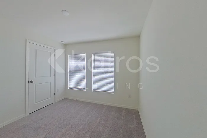 2306 NW 20th Pl — Photo 6
