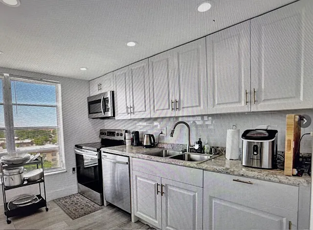 2 bed, 1210 sqft, $2,000 — Photo 2