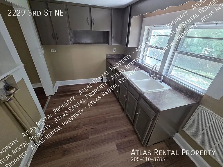 2229 3rd St NE — Photo 12