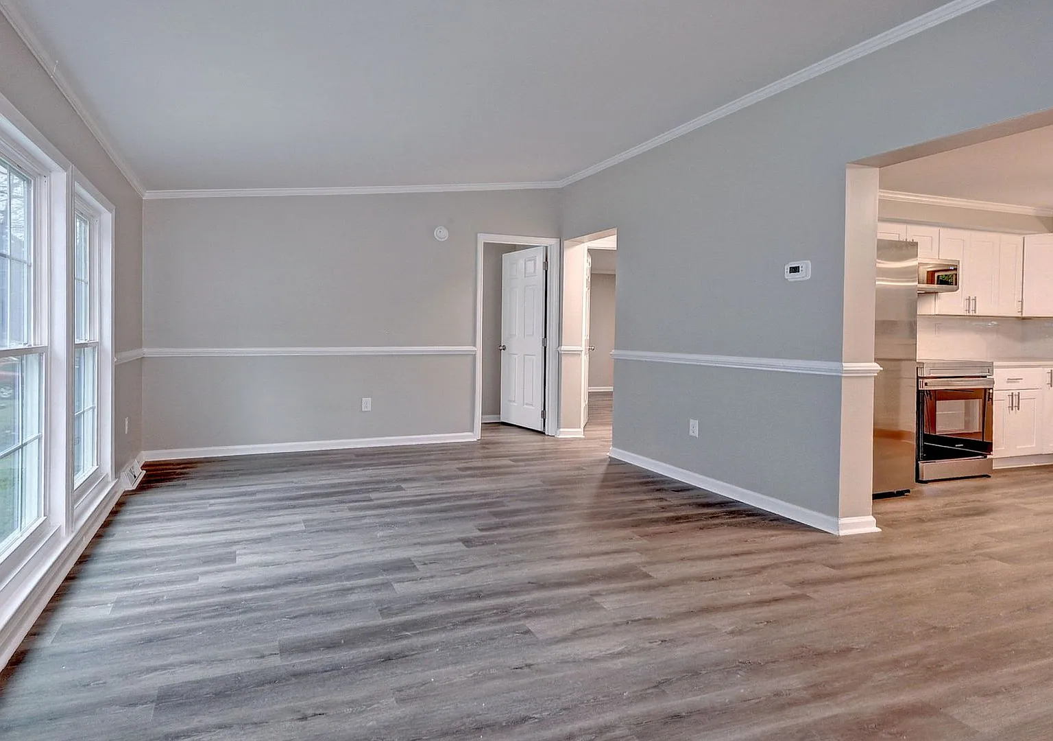 Cozy & Updated 3-Bedroom Home One Level Living! Available NOW! — Photo 4