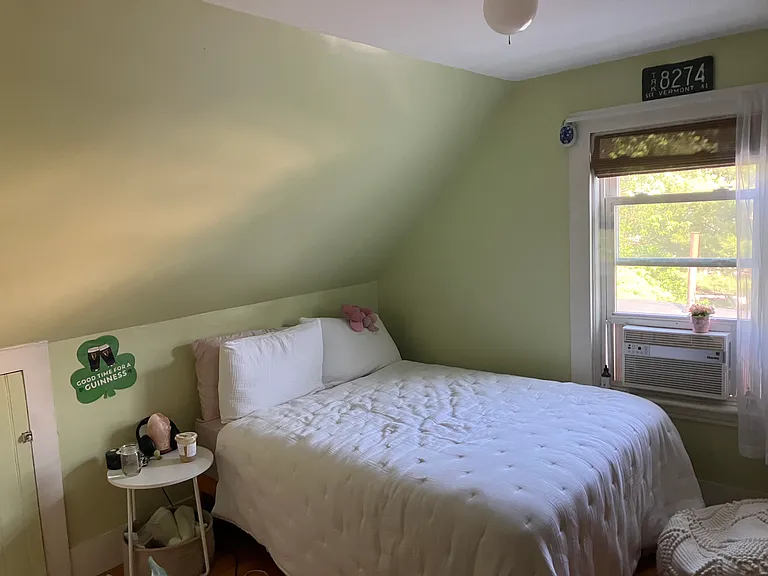 Bedroom 4, 3rd floor