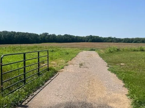 Kerry St NW, Cambridge, MN 55008