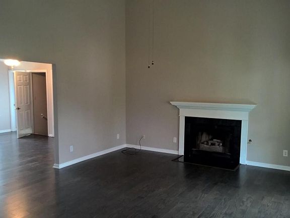 2nd image of 202 Covenant Cir