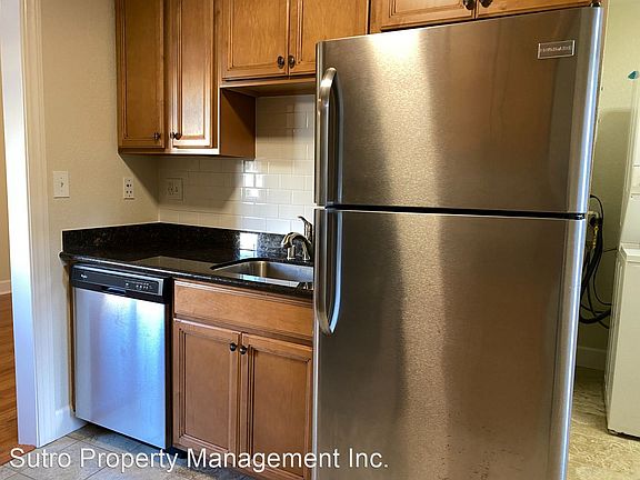 2nd image of 1109 Elm St #3