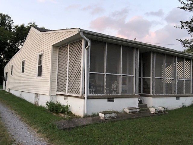 1st image of 210 Austin St