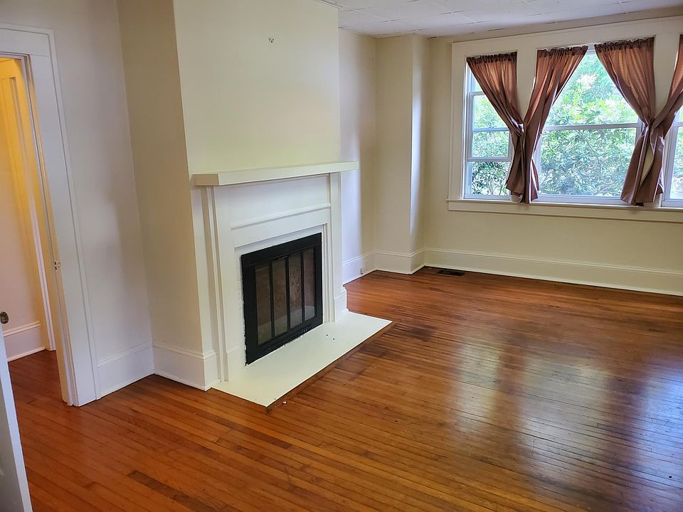 Living Room, view from front door