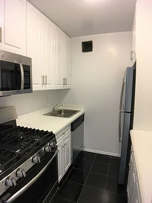 Rented by A Space Realty NY LLC | media 8