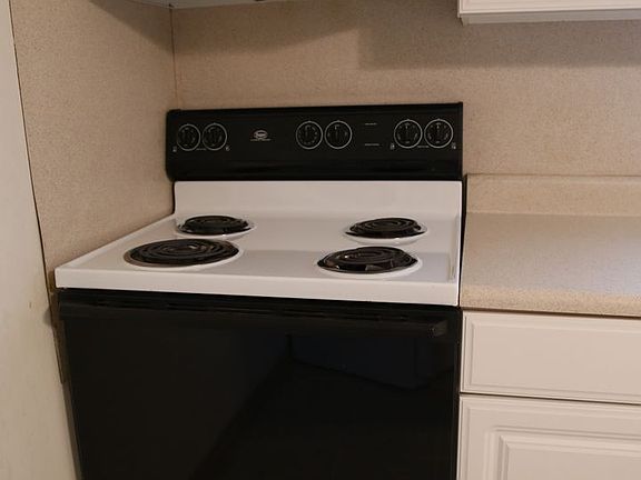 3rd image of 1234 Main St APT 3L