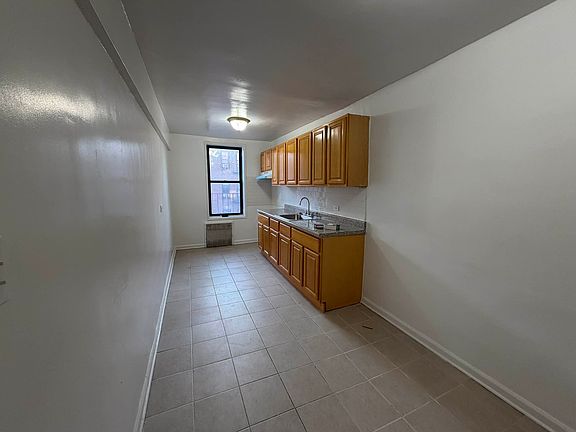 4th image of 1035 Clarkson Ave APT 4C
