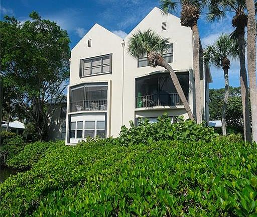 2nd image of 3901 SE Saint Lucie Blvd