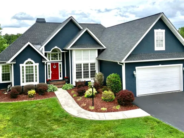 354 Cliffside Dr, Russell Springs, KY 42642