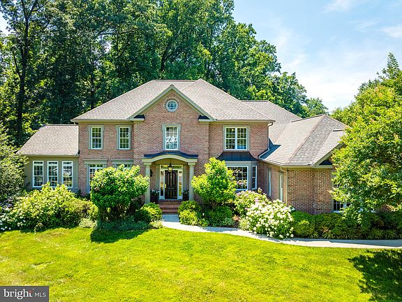 2nd image of 10521 Fox Crest Ct