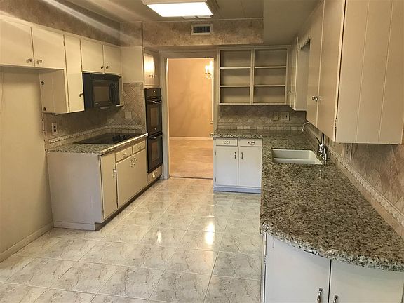 4th image of 2070 Driskill St