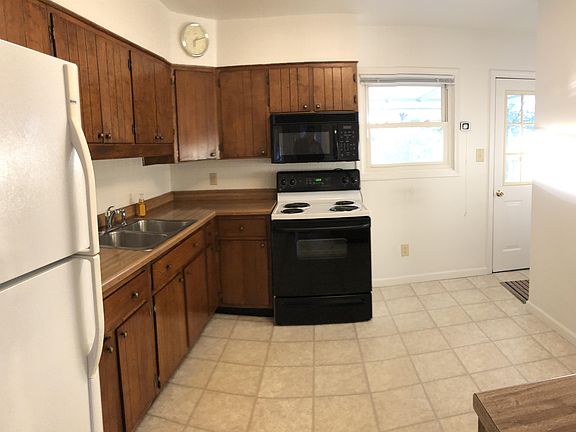 5th image of 18 Laura Cir E