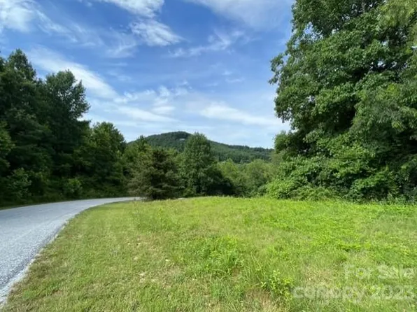 73 Hawke Crest Rd #L2, Hendersonville, NC 28792