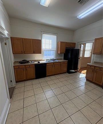 4th image of 5113 Spain St