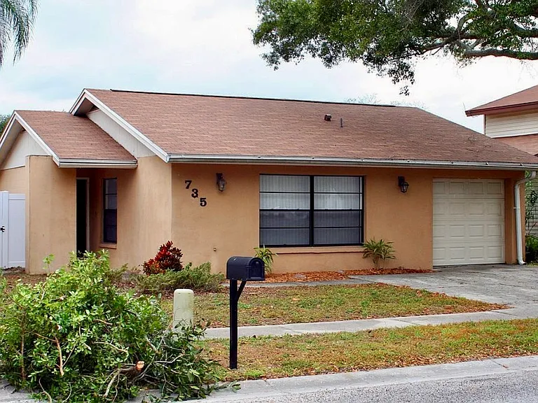 4735 Grove Point Dr — Photo 1