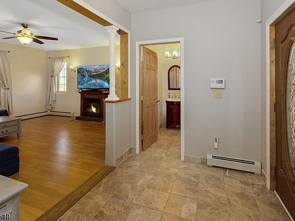 4th image of 106 Dartmouth Trl