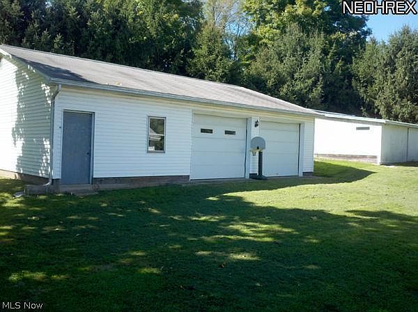 2nd image of 16064 Pine Lake Rd