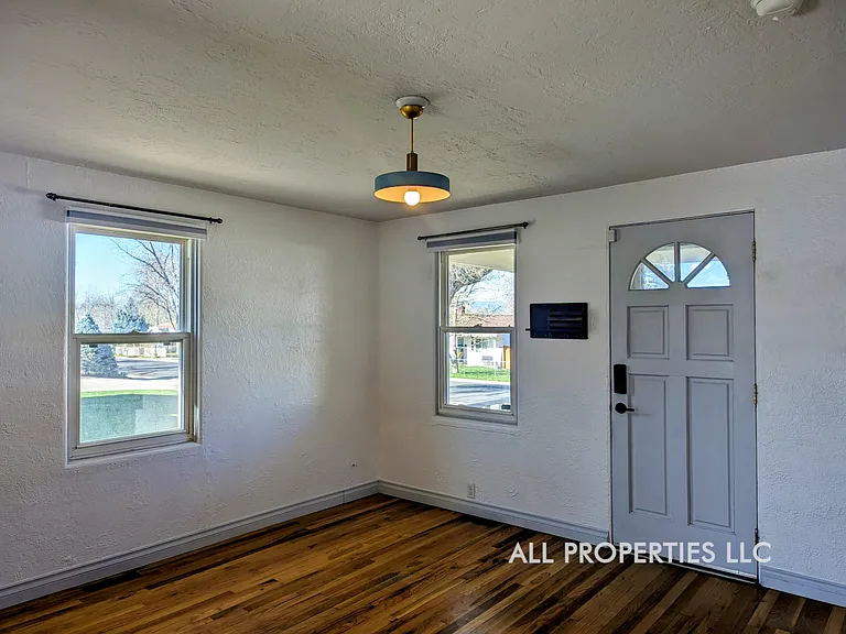 4544 S Grant St — Photo 6