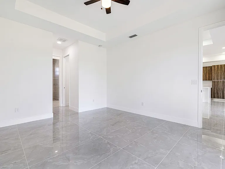 2833 NW 45th Pl — Photo 14