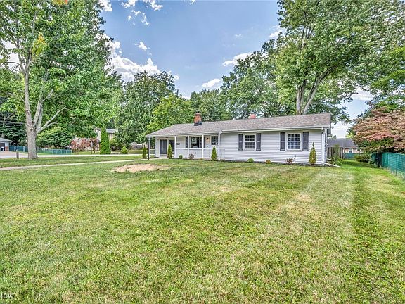 4th image of 224 Larchwood Dr