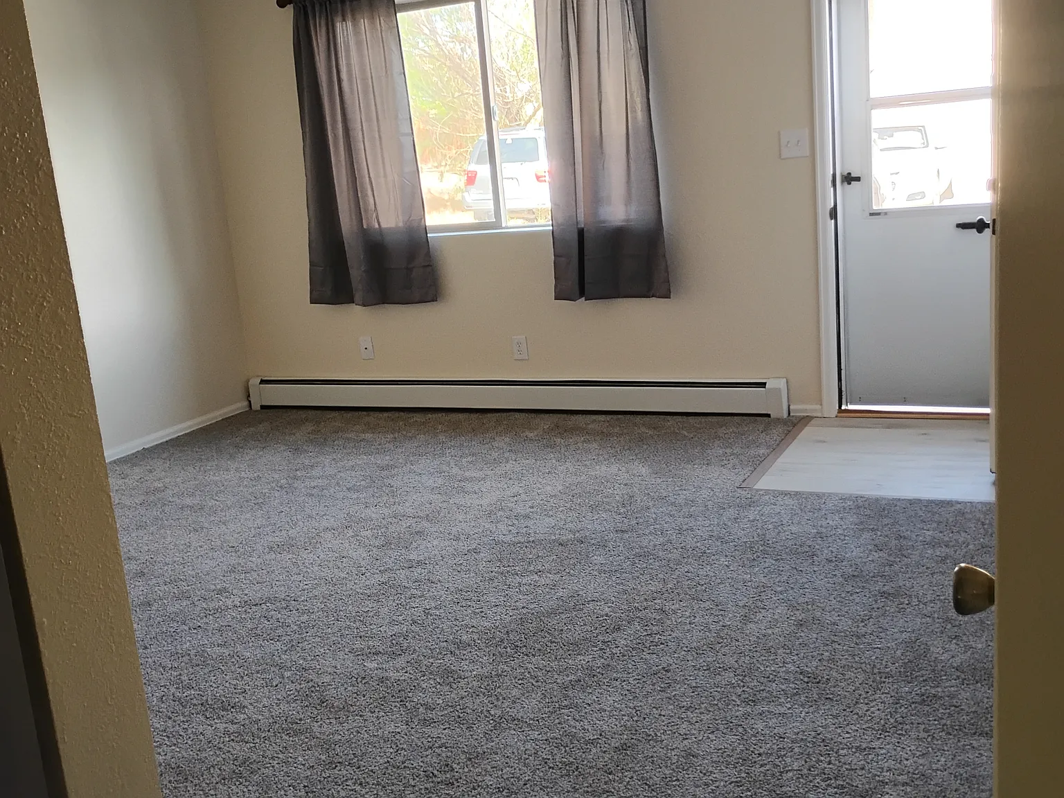 2 bed, 834 sqft, $1,300 — Photo 2