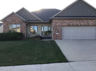 3332 Bridgeview Dr SE, Rochester, MN 55904