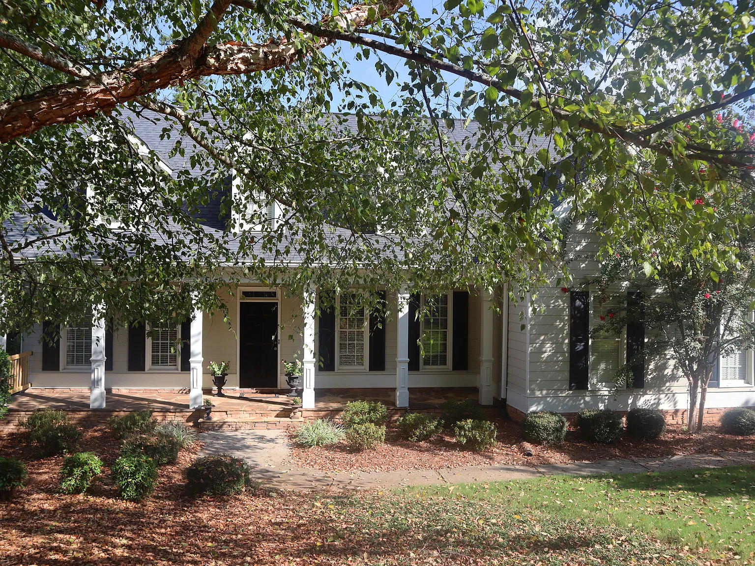 1086 Chippewa Oak Dr — Photo 1