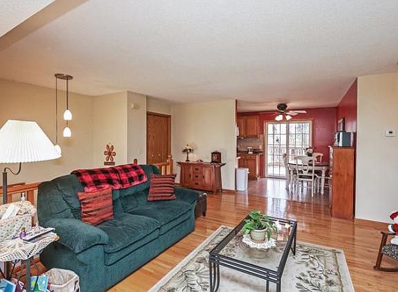 3rd image of 13101 Court Pl