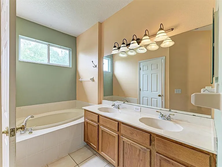 3931 Yellowstone Cir — Photo 23