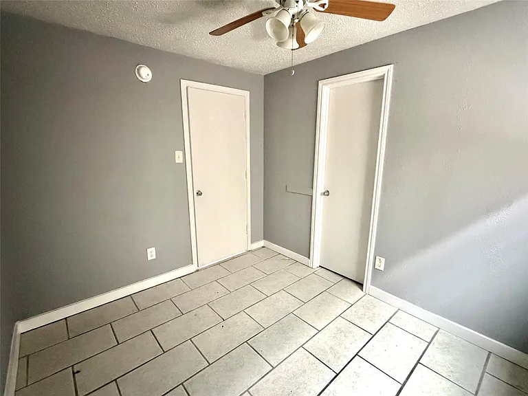 7018 1/2 Avenue F #6 — Photo 6