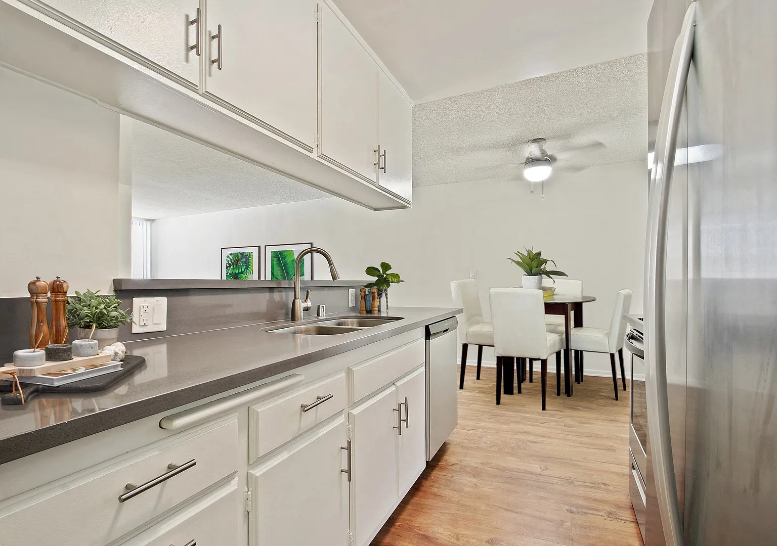1342 Wellesley Ave — Photo 4