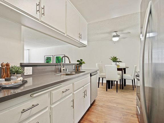 5th image of 1342 Wellesley Ave #209