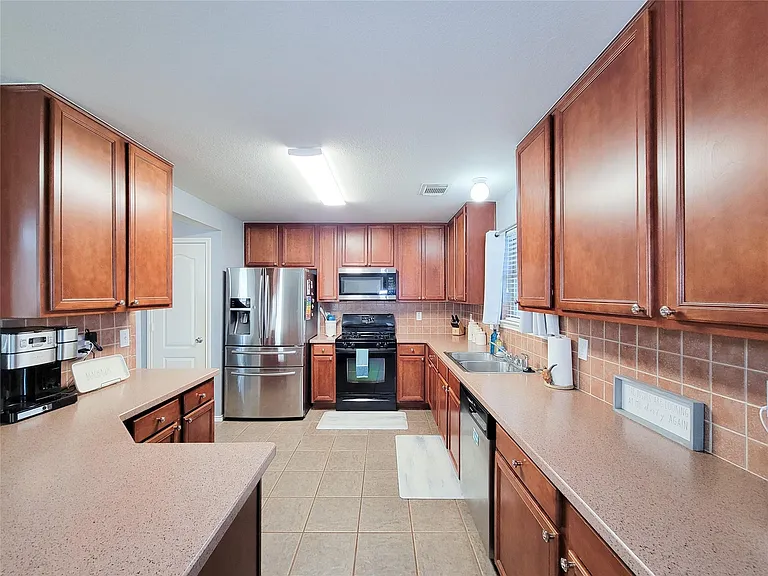 18235 Valebluff Ln — Photo 10