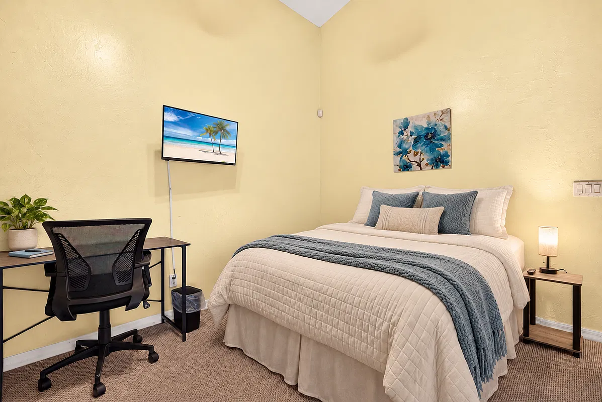 4 bed, 2.0 bath, 1600 sqft, $660 — Photo 3