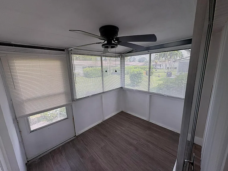 2930 Crosley Dr E #J — Photo 14