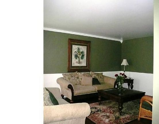 5th image of 211 S Rosewood Ct