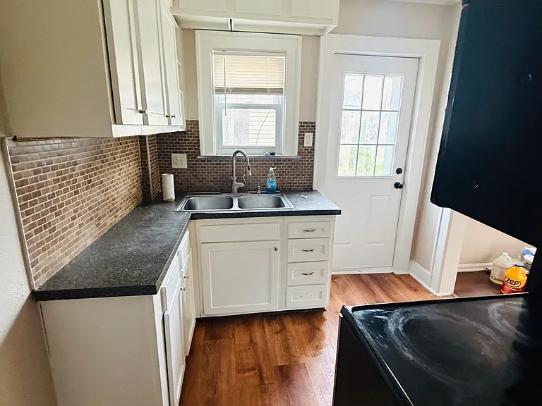 1007 Premont Ave — Photo 38