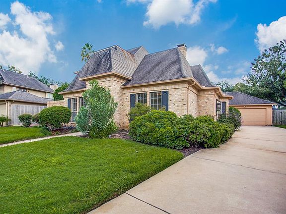 2nd image of 1206 Meadowlark Ln