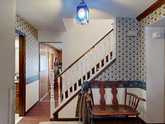 5th image of 591 Cedar Dr