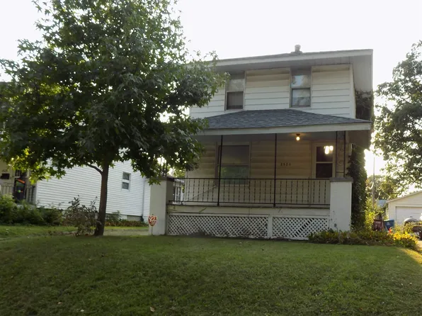 2521 S 9th St, Springfield, IL 62703