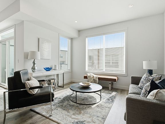 4th image of 610 Academy Way #125