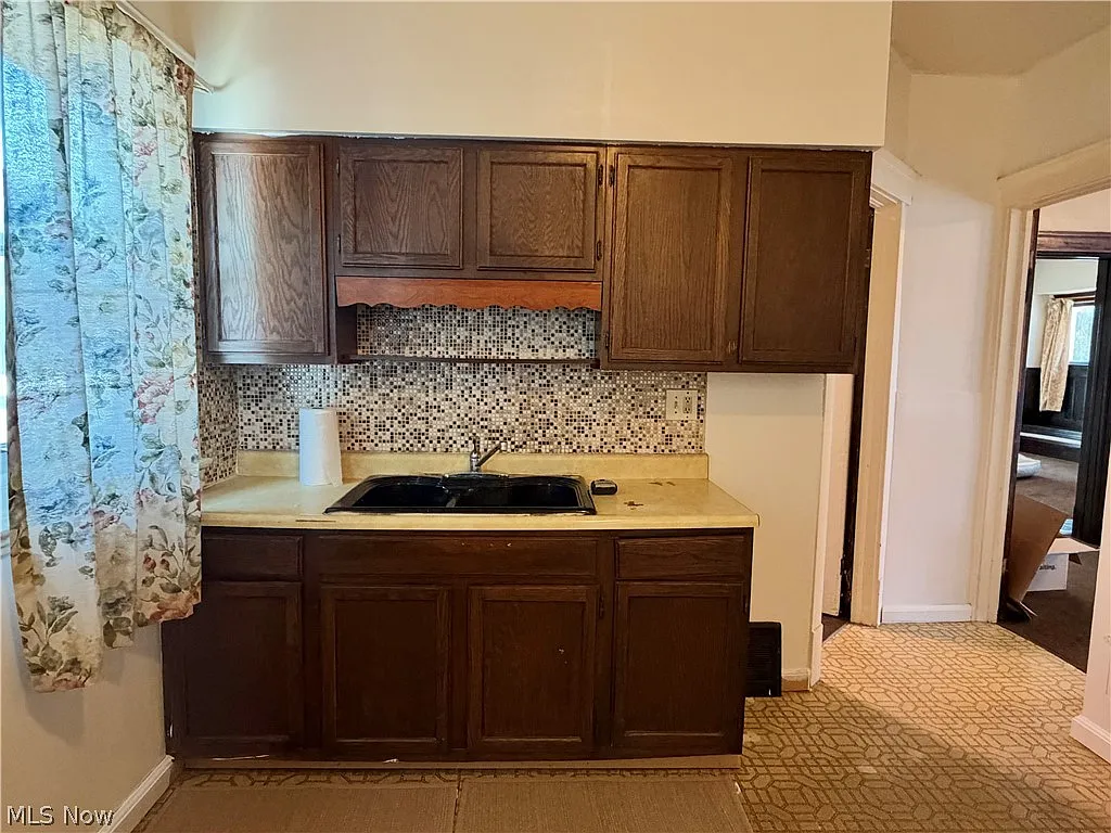 3 bed, 1.0 bath, $1,300 — Photo 4