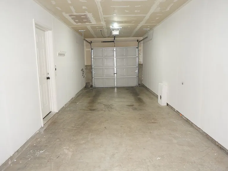 2649 NW Kennedy Ct — Photo 39