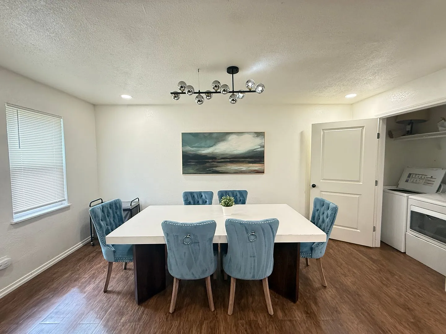 Charming Updated 2-Bedroom Near Wheeler District! — Photo 4