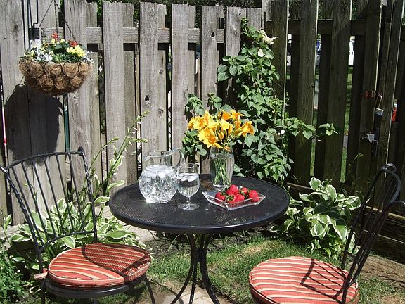 backyard gets afternoon sun