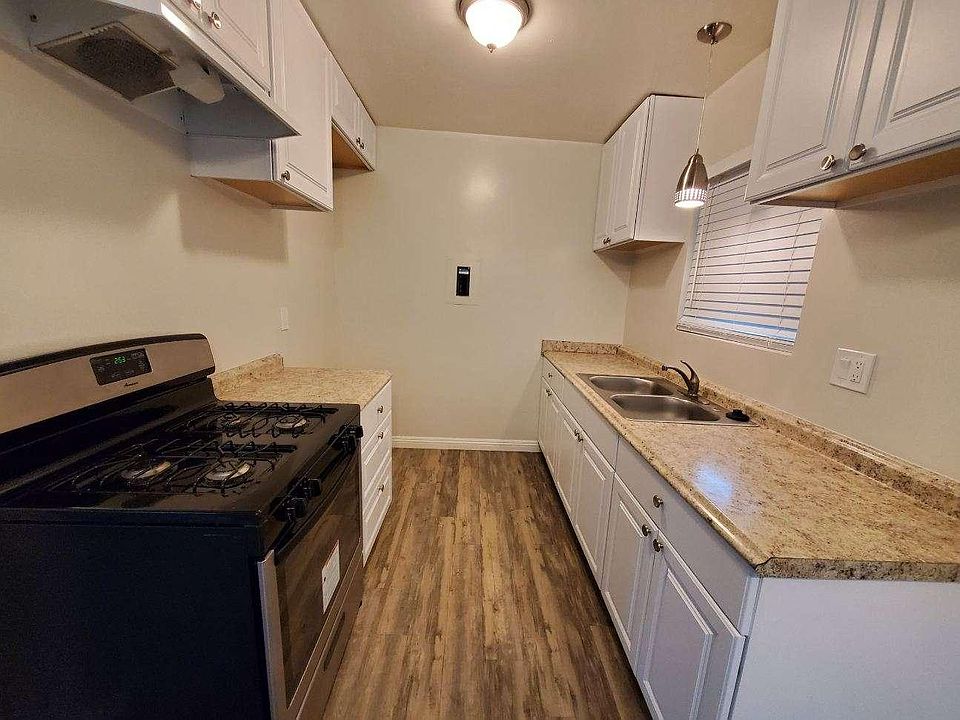 1st image of 440 N Mentor Ave #7