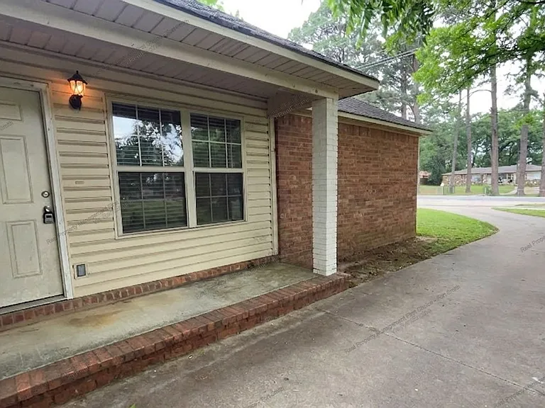 4806 Park Ave — Photo 2