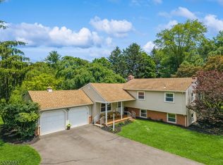 34 Sand Hill Rd, Flemington, NJ 08822